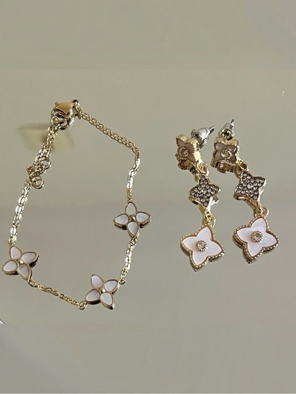 18K Gold Plated Crystal Mother of Pearl Clover Bracelet & Earrings Set NEW